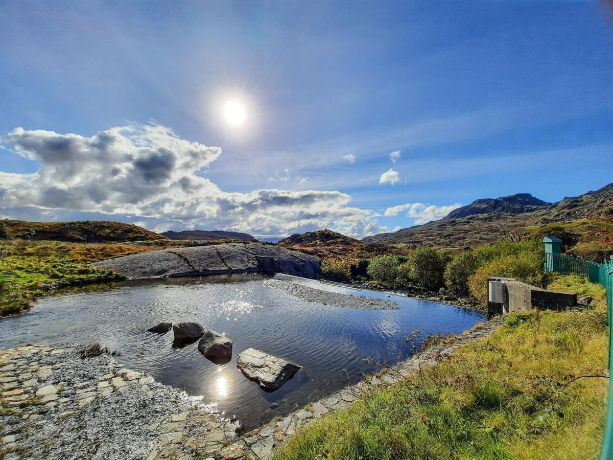 Bwthyn Ger Afon Riverplace Cottage Blaenau Ffestiniog ภายนอก รูปภาพ