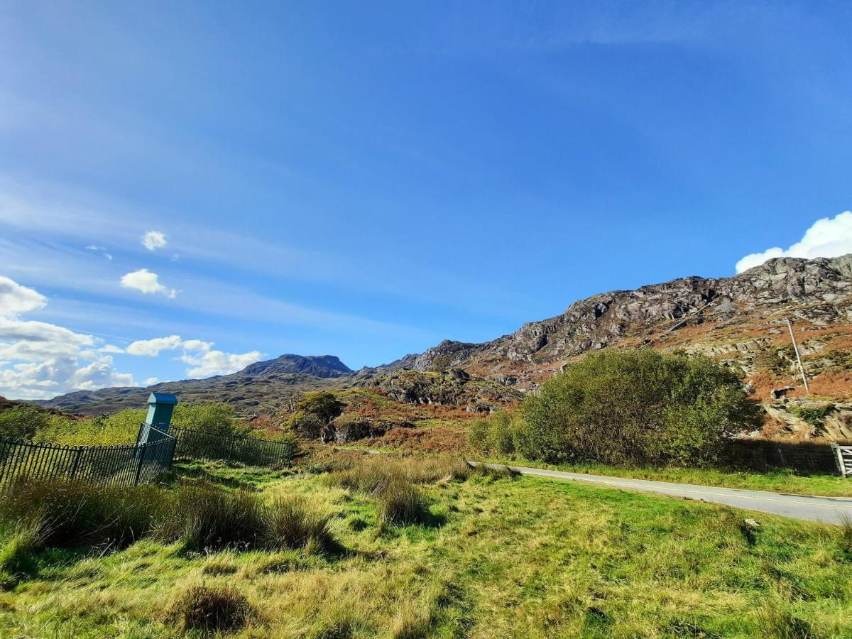 Bwthyn Ger Afon Riverplace Cottage Blaenau Ffestiniog ภายนอก รูปภาพ