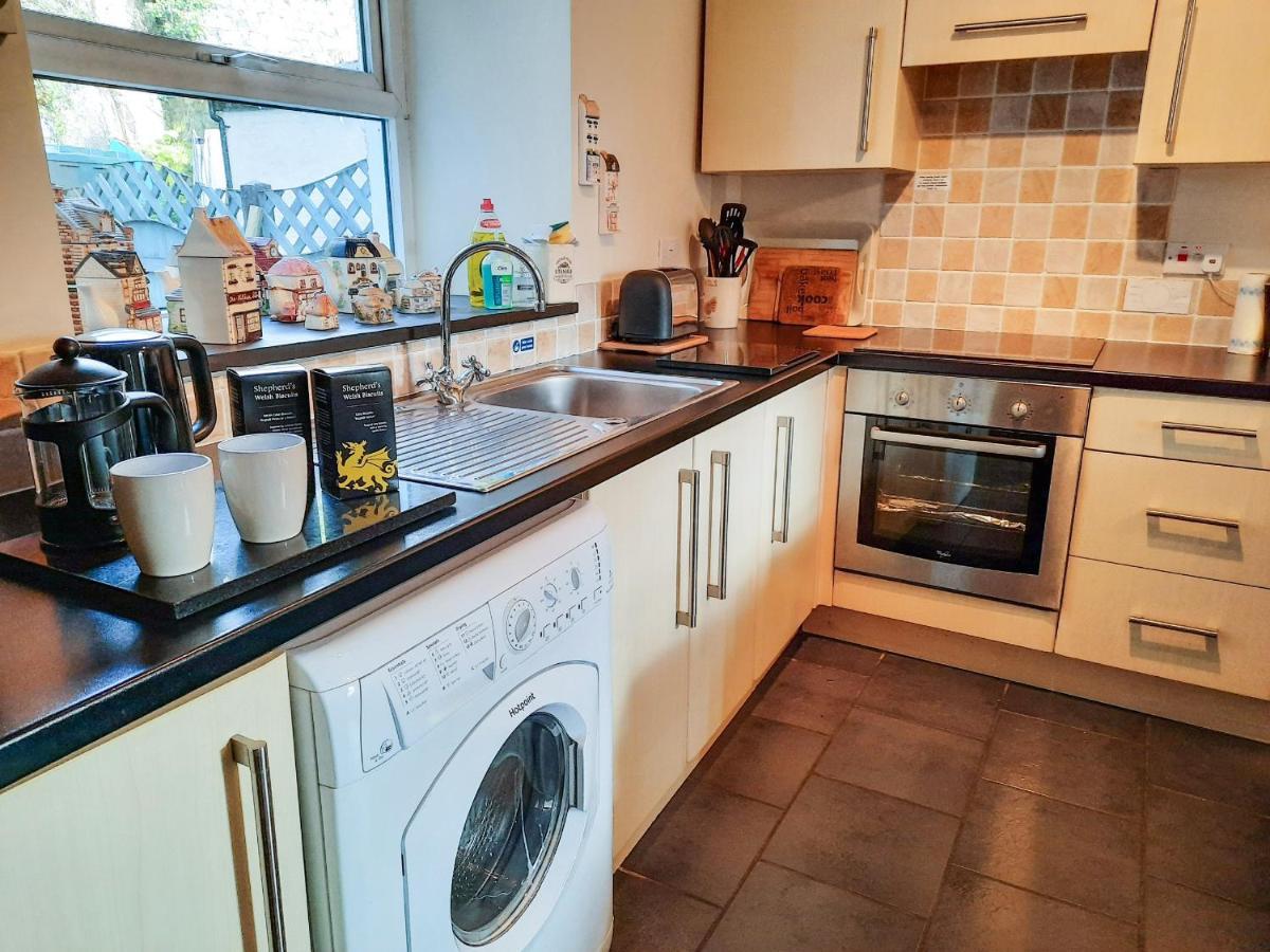 Bwthyn Ger Afon Riverplace Cottage Blaenau Ffestiniog ภายนอก รูปภาพ