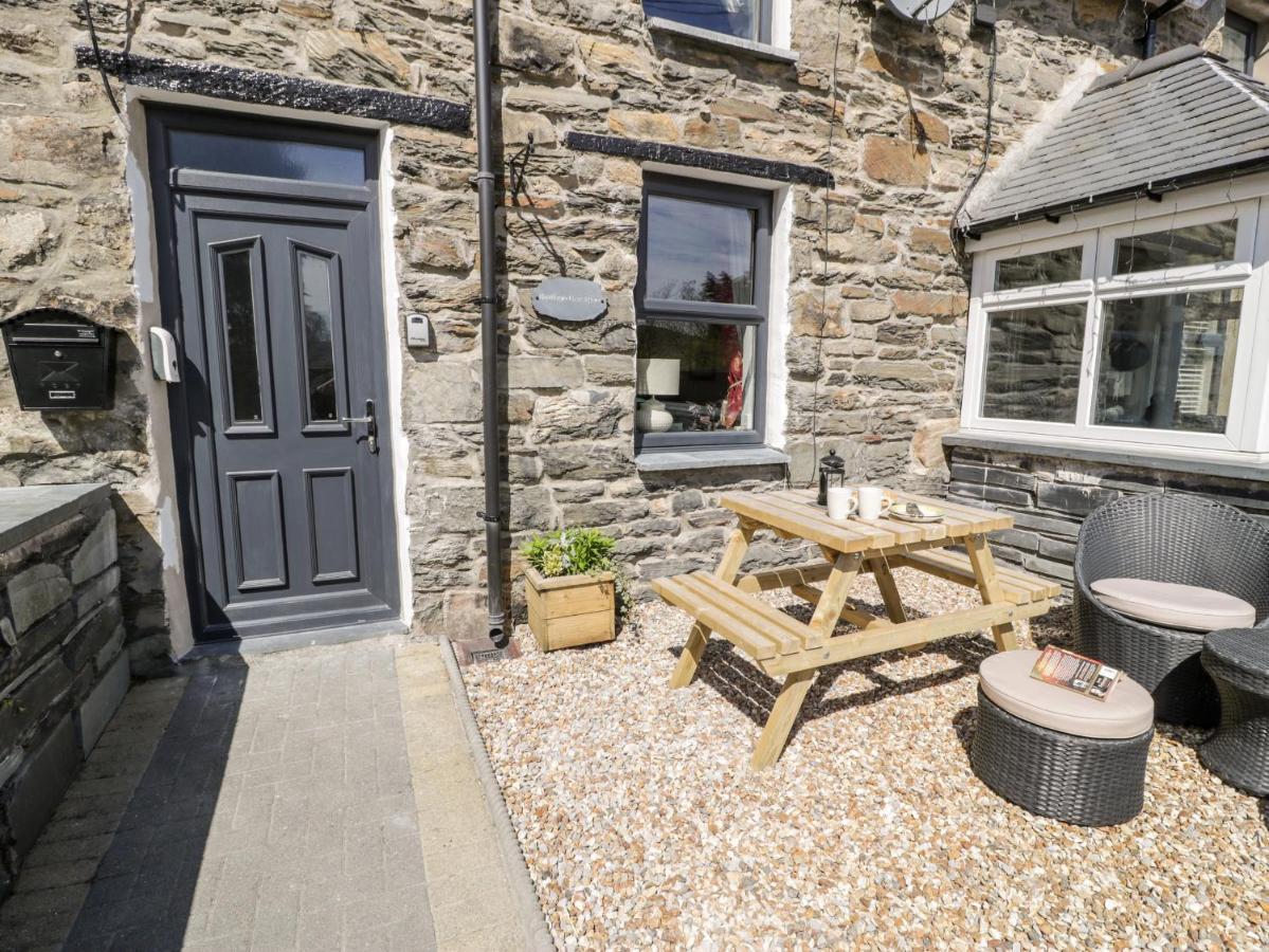 Bwthyn Ger Afon Riverplace Cottage Blaenau Ffestiniog ภายนอก รูปภาพ